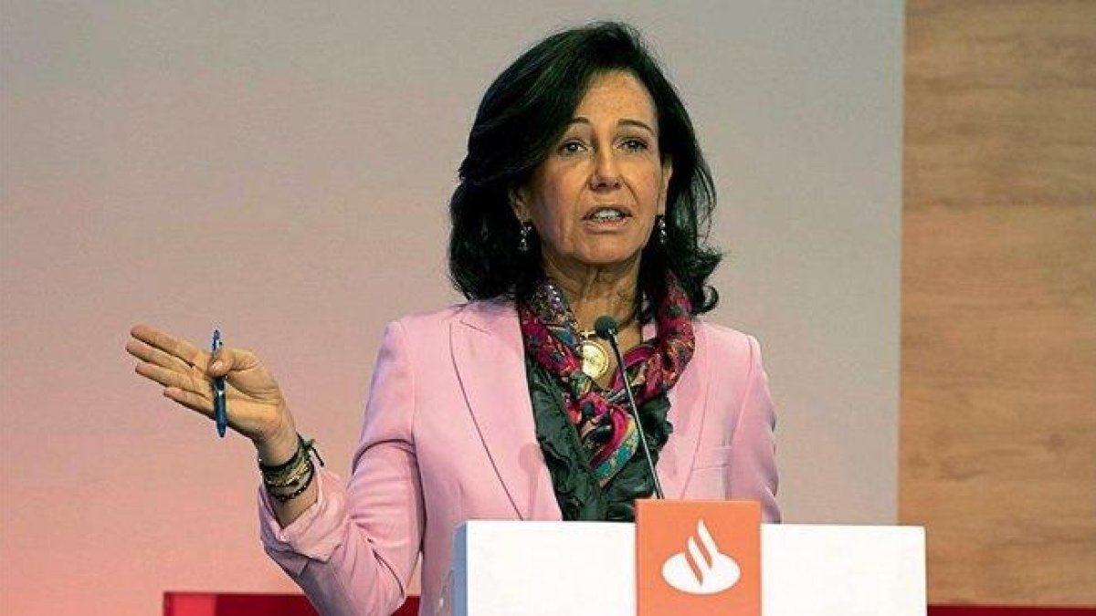La presidenta del Banco Santander Ana Patricia Botin durante su intervencion en el Investor Day en Londres el 3 de abril.-EFE