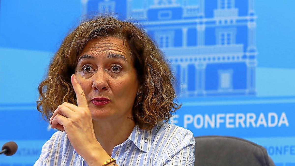 Gloria Fernández Merayo, ayer durante su rueda de prensa.-J.M. LOSTAU