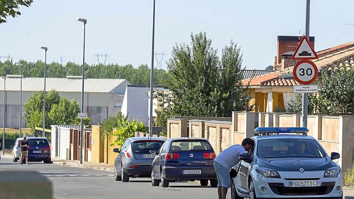 La calle donde se encuentra el chalé sin dueño.-ICAL