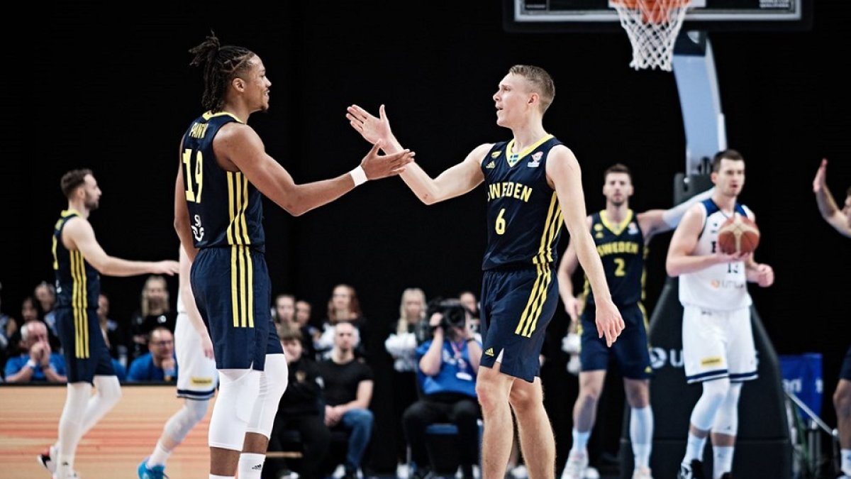 Melwin Pantzar, ayer con Suecia en Tallin. / FIBA