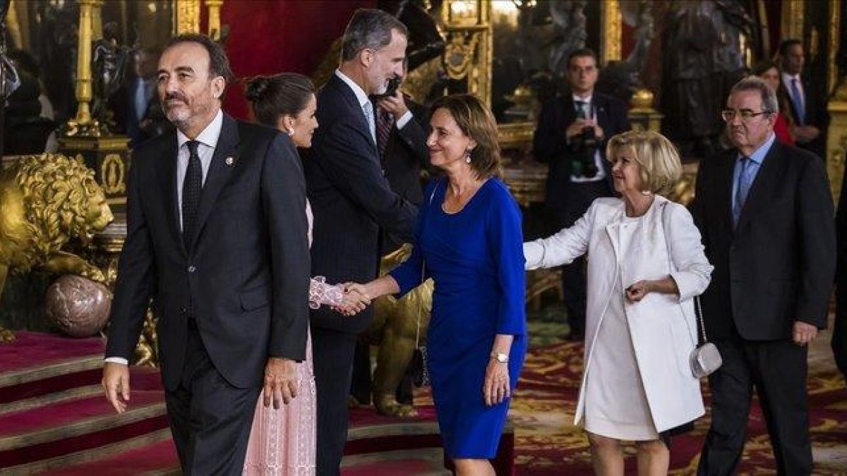 El juez Manuel Marchena, tras saludar a los reyes Felipe y Letizia, en la recepción del Palacio Real.-POOL / ALBERTO R. ROLDÁN