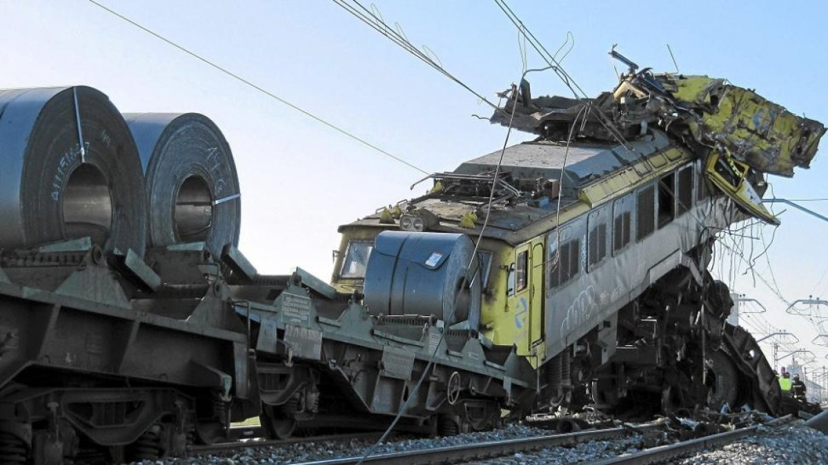 Imagen del accidente más reciente, en las proximidades de Arévalo, en el que falleció una persona.-R. MUÑOZ