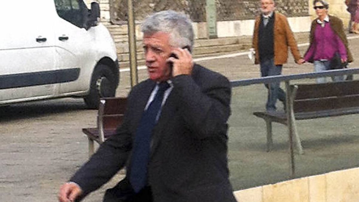 Jesús, 'Suso' López, a la salida de la Diputación, el día que se supo su imputación el pasado 28 de octubre-Ramiro