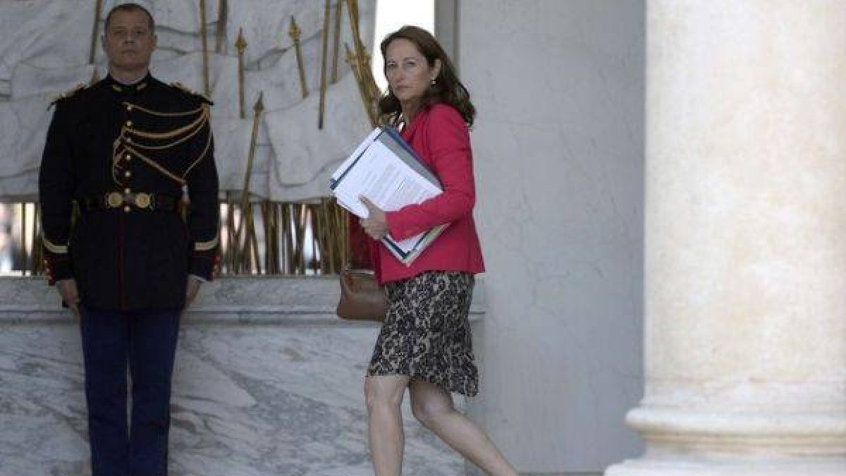 Ségolène Royal, la ministra francesa de Ecología, hoy, en el Elíseo.-Foto: LIONEL BONAVENTURE / AFP