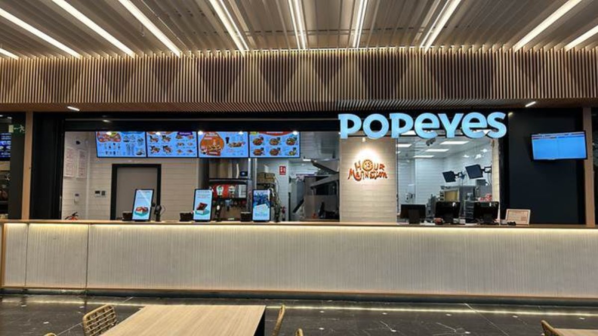 Imagen de la nueva apertura de Popeyes en 'La Chismería' de Vallsur en Valladolid. -E.M.