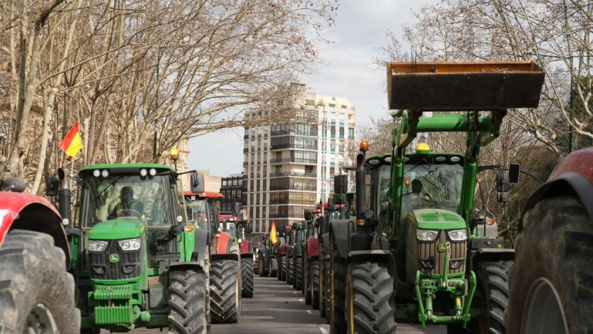 Tractorada en Valladolid. -J.M. LOSTAU