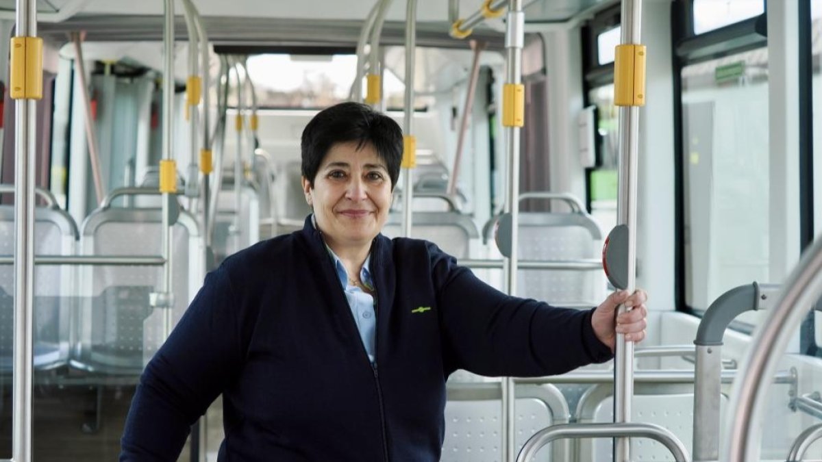 Nuria Alonso, una de las primeras conductoras de Auvasa. PHOTOGENIC