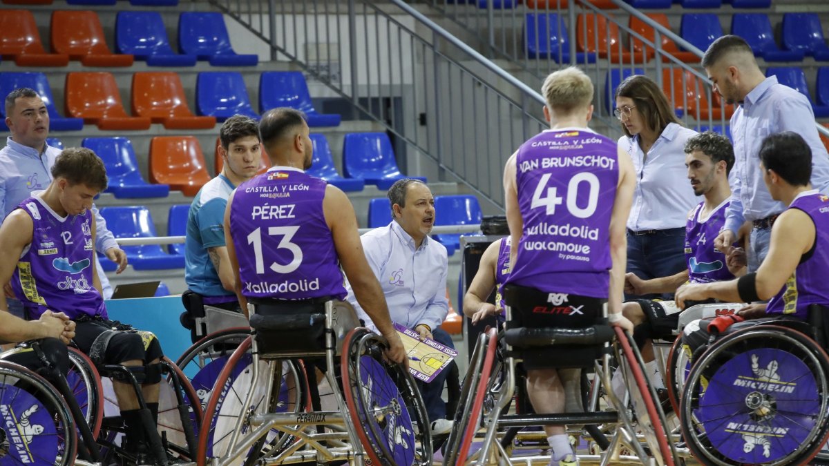 Fundación Aliados, durante un tiempo muerto.