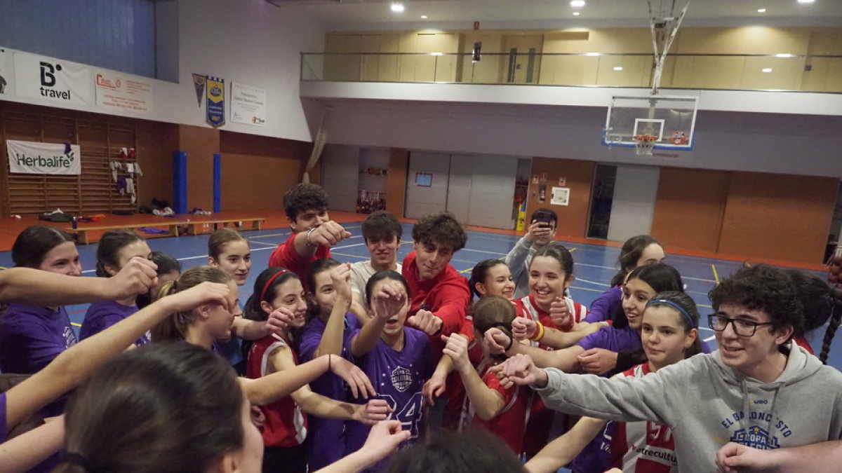 Conjura durante un partido anterior de la Copa Colegial. / E. M.