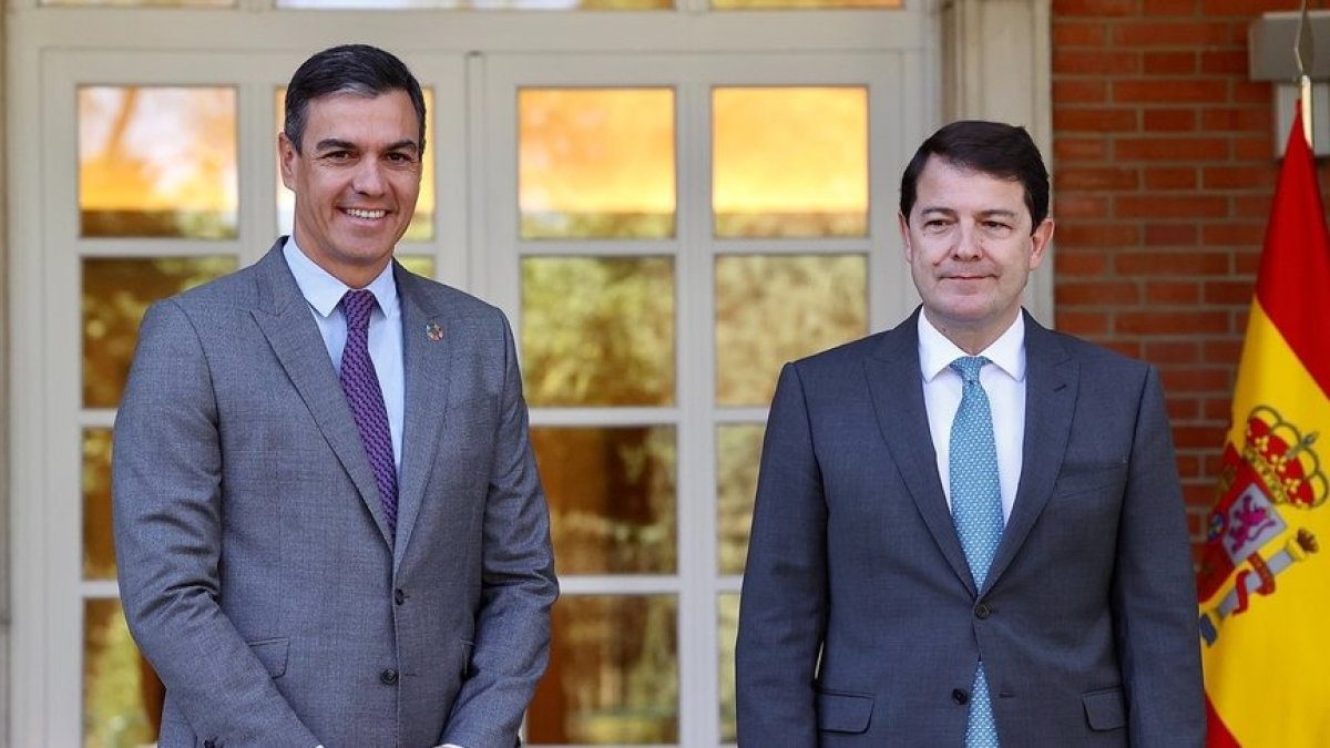 Pedro Sánchez y Alfonso Fernández Mañueco, en una imagen de archivo.-ICAL