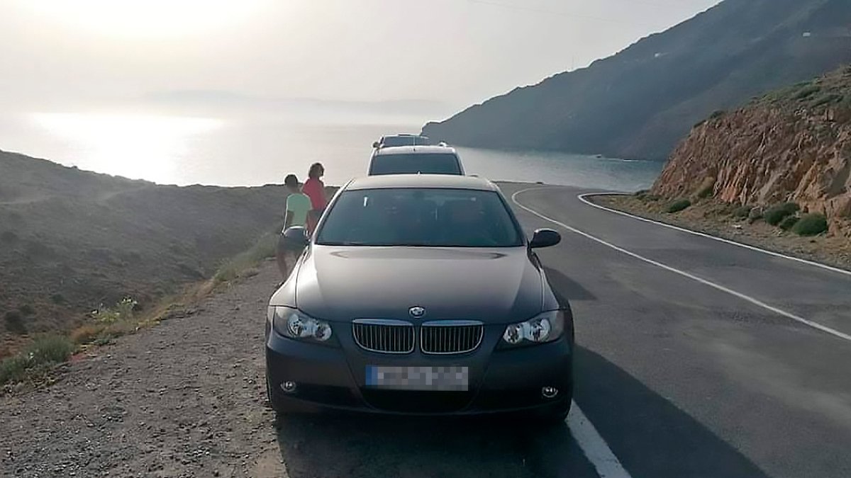 Turismo BMW robado en un garaje de Pinar de Jalón. -E.M.