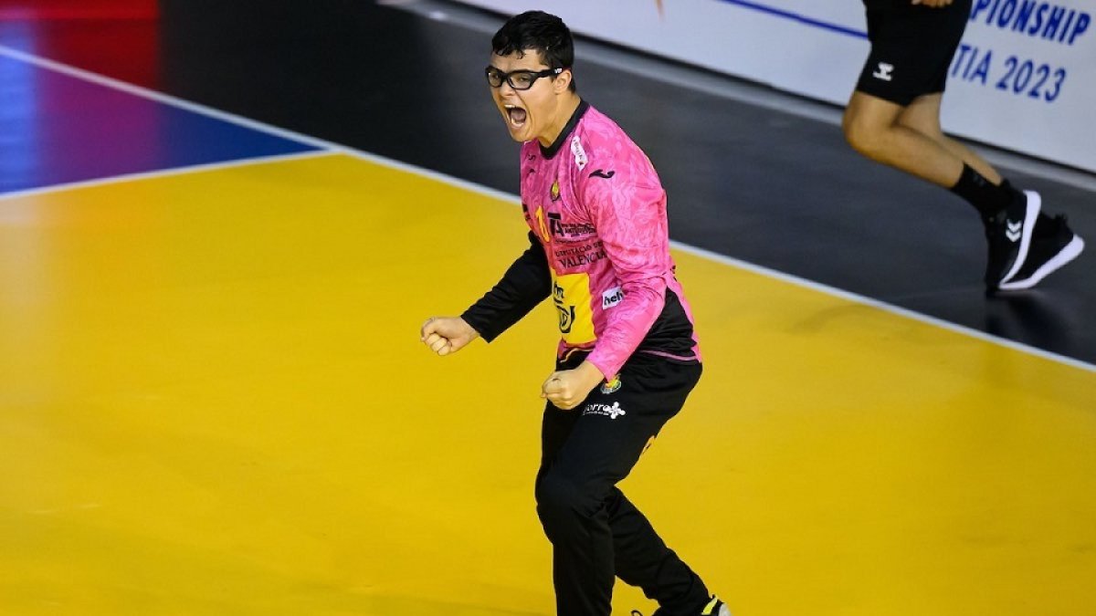 Pol Amores con la camiseta de la selección española en el último Mundial Júnior. / EL MUNDO