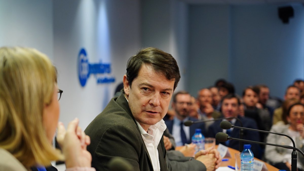 El presidente del Partido Popular de Castilla y León, Alfonso Fernández Mañueco, y la vicesecretaria de Organización del PP, Carmen Fúnez, clausuran la Junta Directiva Autonómica del PPCyL. ICAL
