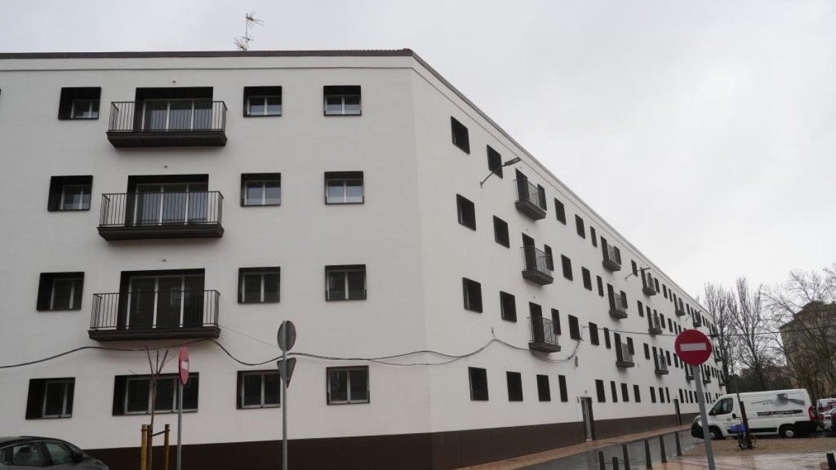 Promoción de viviendas Puente Colgante de Valladolid. -J.M.LOSTAU