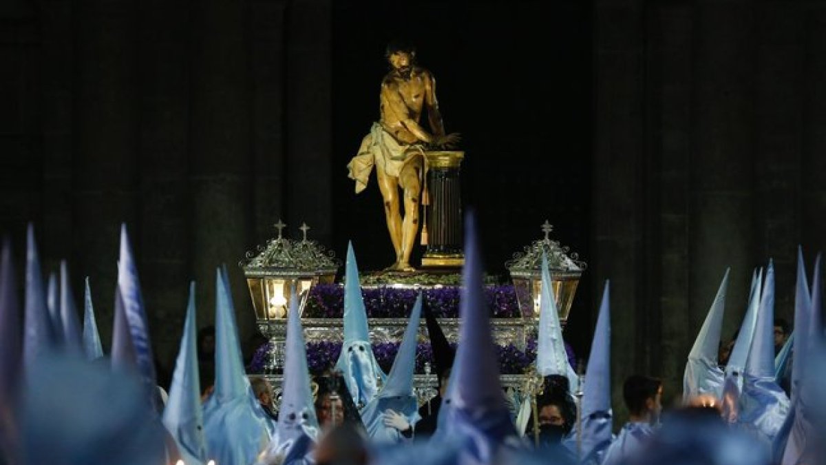 Procesión de la Peregrinación de la Promesa con el paso 'El Señor atado a la columna'