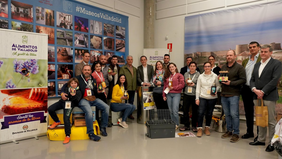 I Salón de la Miel de Alimentos de Valladolid con la presencia de Conrado Íscar - DIPUTACIÓN DE VALLADOLID
