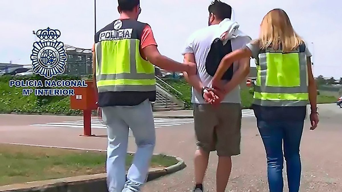 Momento de la segunda detención  cuando el condenado trabajaba en Burgos en julio de 2019.-E. M.