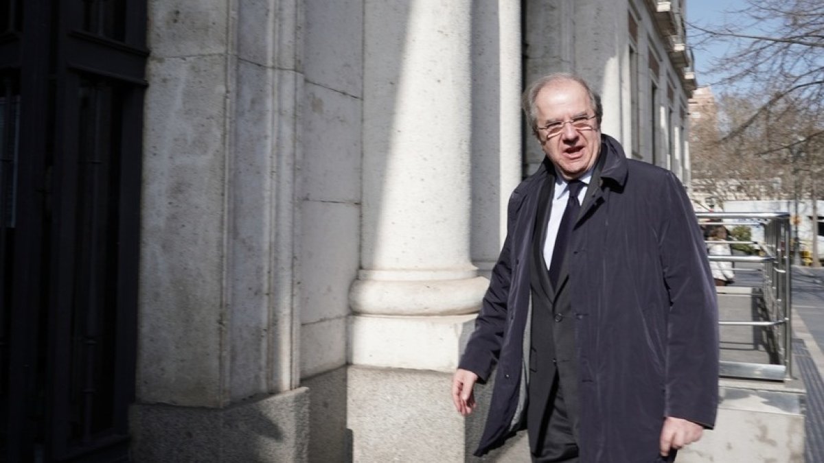 Juan Vicente Herrera, a su llegada a la Audiencia para declarar como testigo en el caso Perla Negra.-ICAL