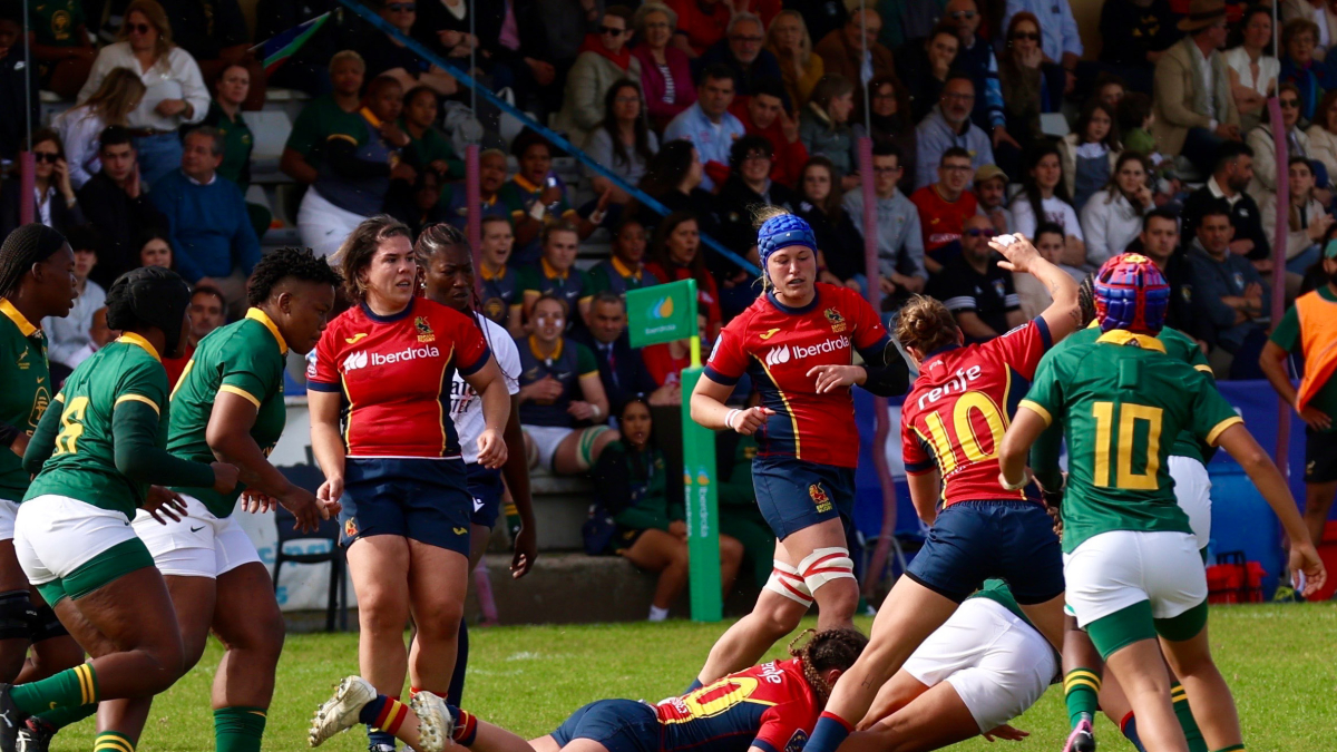 El equipo nacional femenino de rugby XV se enfrenta a Sudáfrica en partido preparatorio para el próximo Campeonato de Europa.
