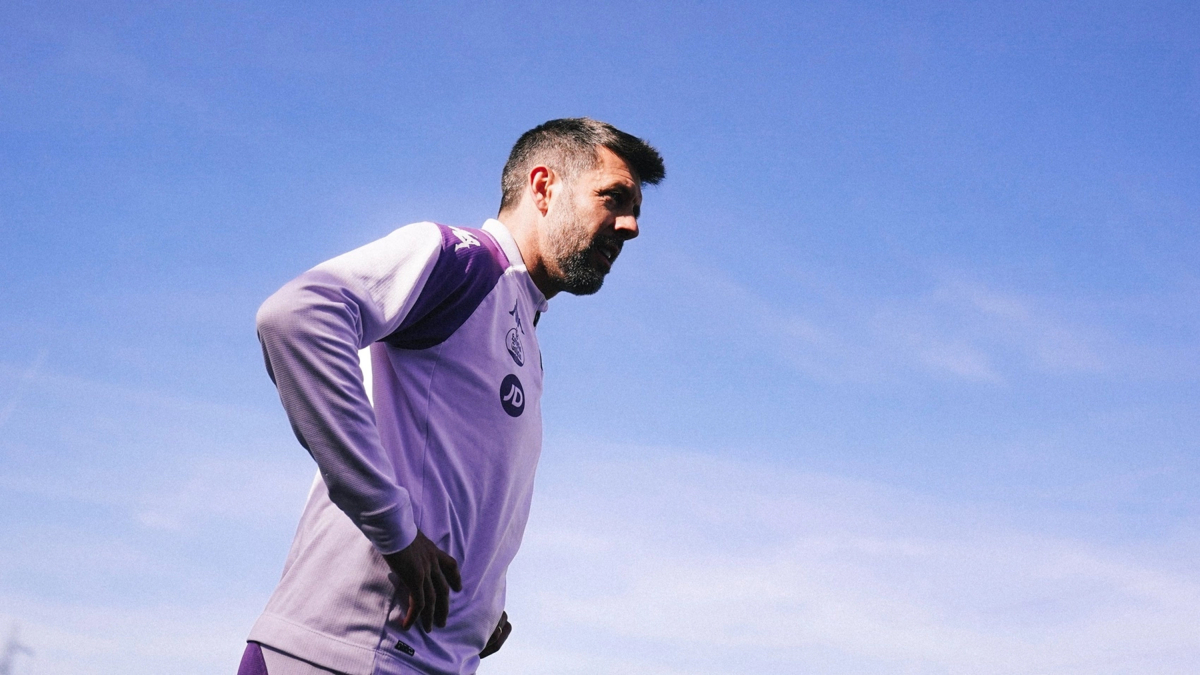 Pezzolano, durante uno de los entrenamientos a puerta cerrada de esta semana.