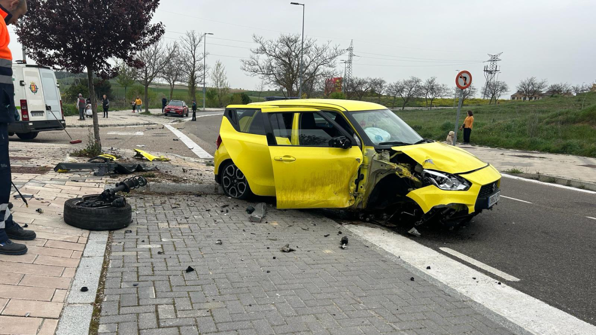 Estado en el que quedó el coche tras el siniestro en Parquesol.
