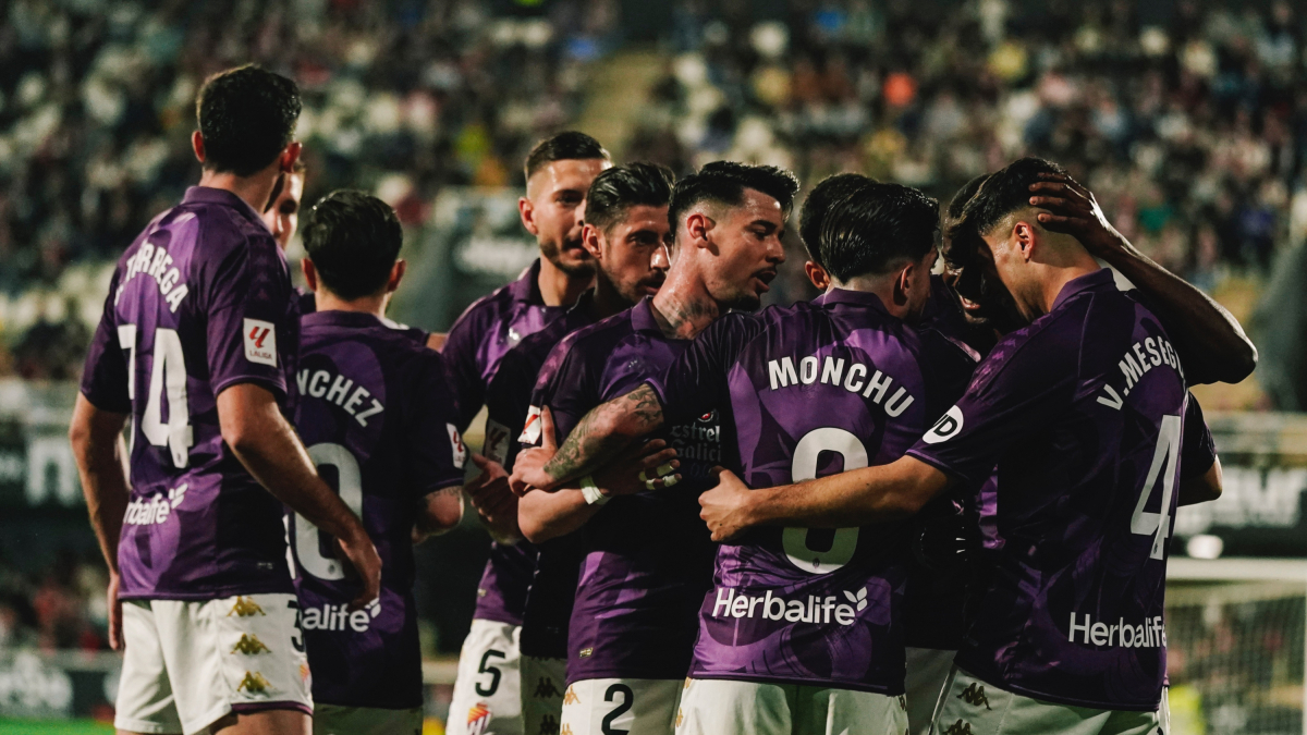 Felicidad del Real Valladolid tras ganar fuera de casa cuatro meses después.