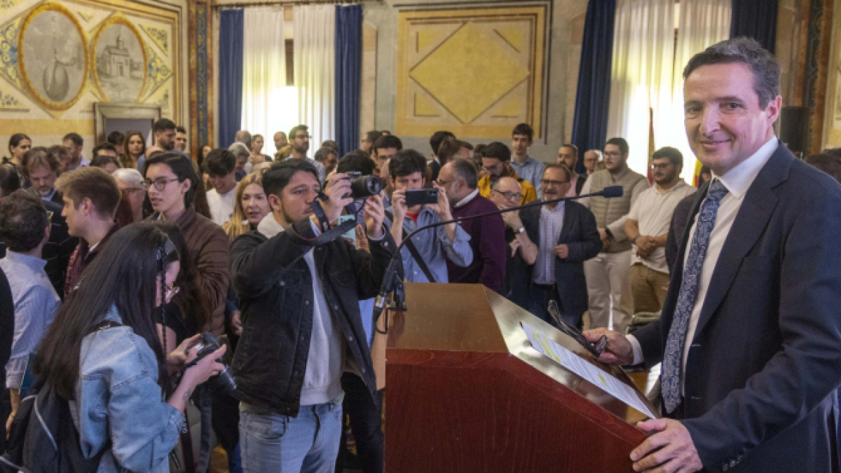 Juan Manuel Corchado, en el momento de presentar su candidatura.