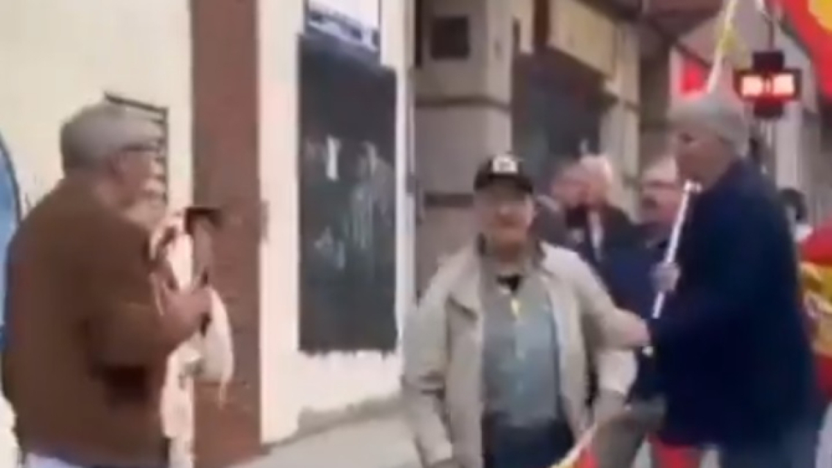 Momento de la agresión a Olegario Ramón.