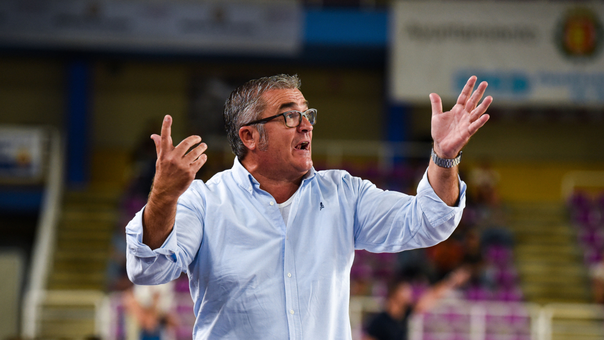 Paco García, entrenador del UEMC Real Valladolid Baloncesto