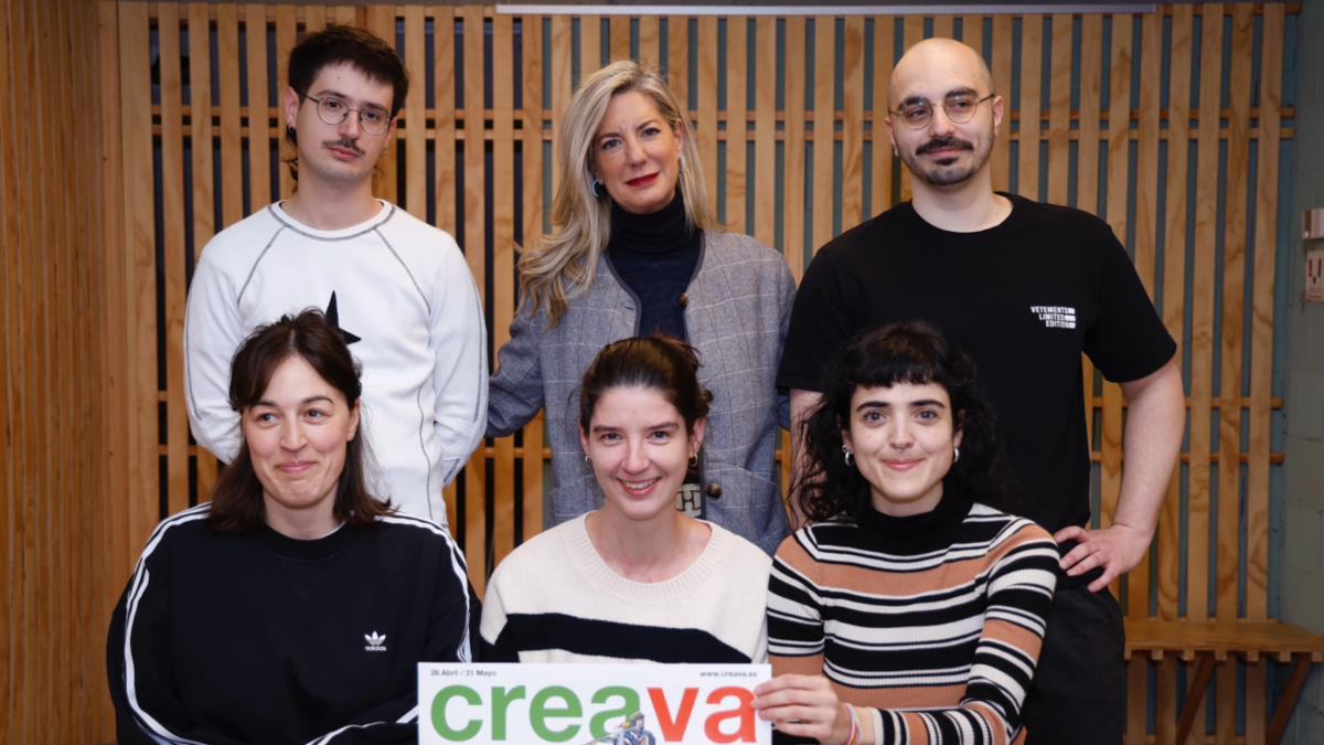 Víctor Sánchez, Irene Carvajal, Guillermo Sahagún, Alezeia Fidalgo, Lucía Antru y Cristalina, esta mañana, en la presentación del Festival en Galerías VA
