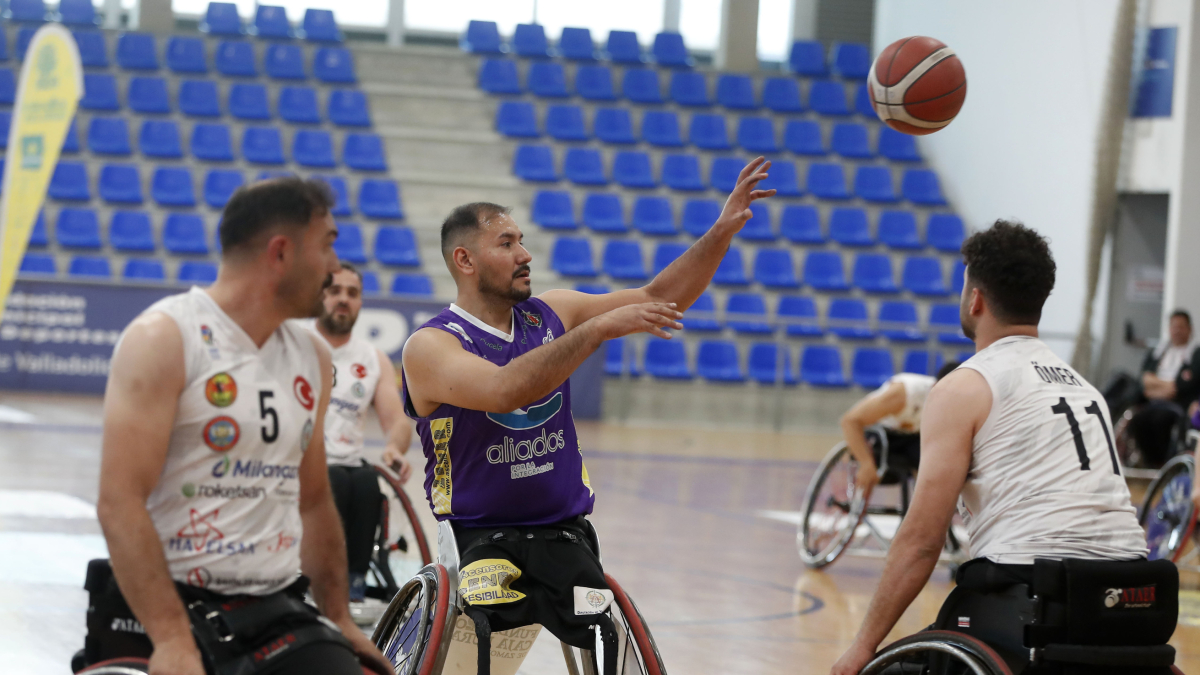 Partido del Aliados ante el TSK Rehab Merkezi