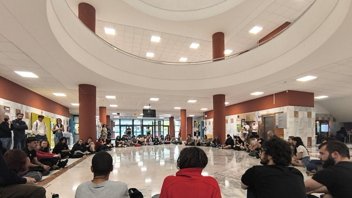 Asamblea en Filosofía y Letras en apoyo a Palestina
