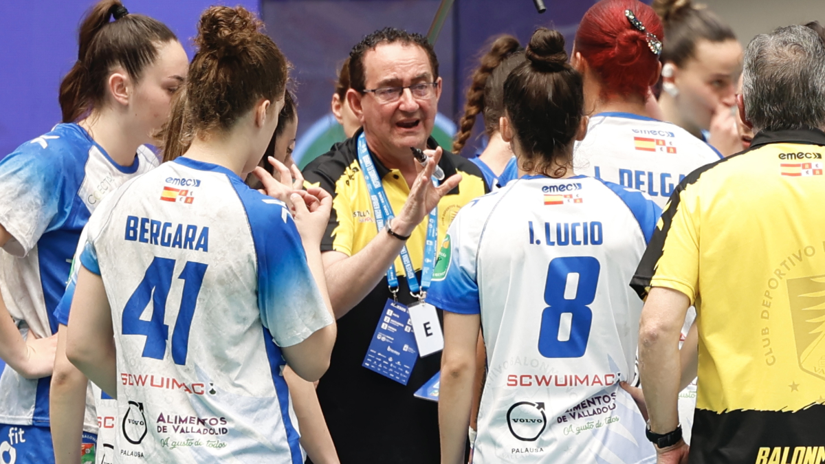Peñas da órdenes durante la Copa de la Reina