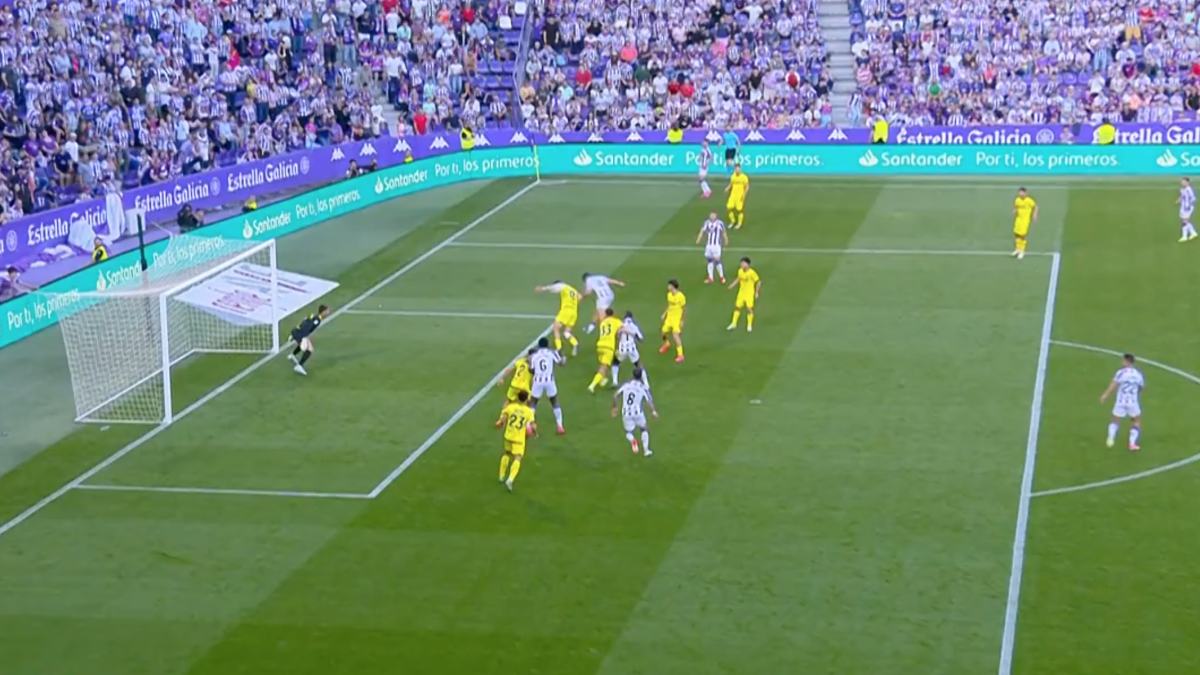 Mano de Lekovic en la revisión del VAR