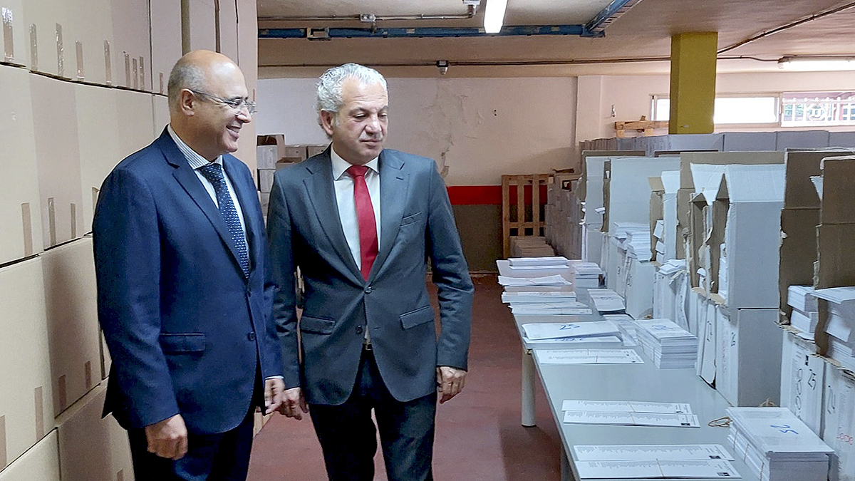 Nicanor Sen, visita a los trabajadores de la administración encargados de la logística electoral