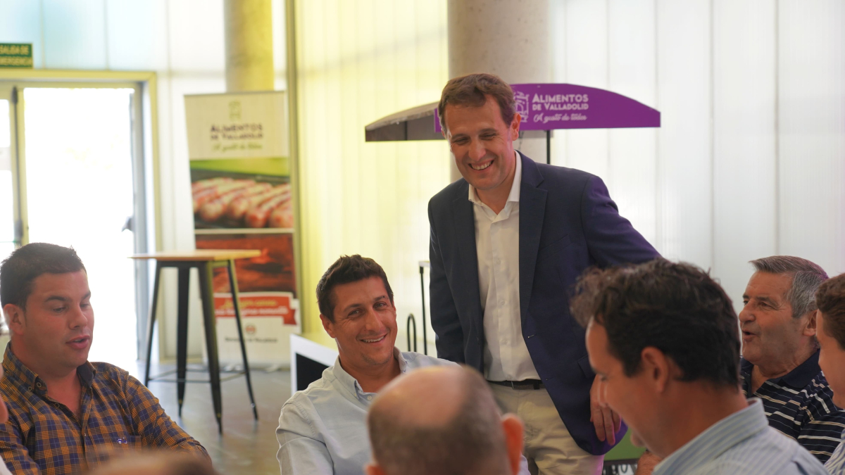 Conrado Íscar en el encuentro de la Diputación con un centenar de agricultores, ganaderos y empresarios en el Espacio La Granja