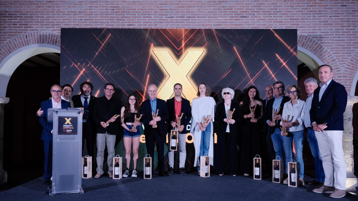 Fotografía de familia de la décima gala de los premios 'ESDXT'