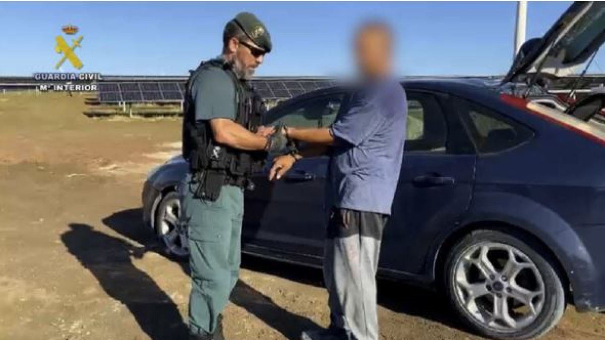 Dos detenidos y un investigado tras robar en una planta fotovoltaica en Aldeamayor de San Martín