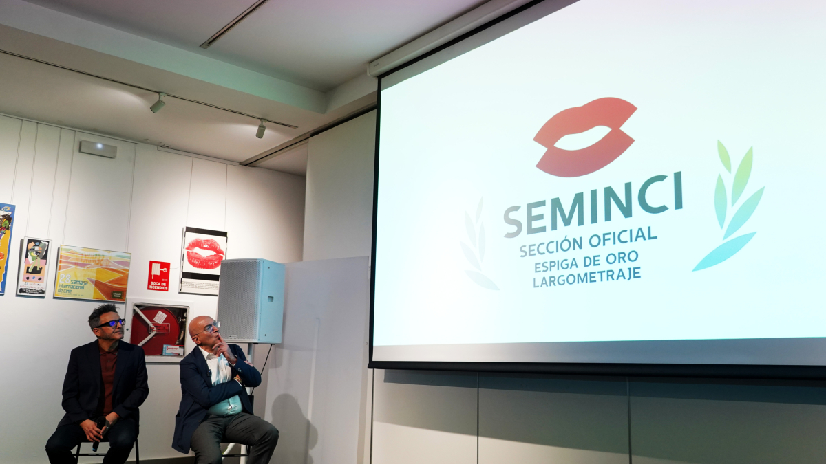 Presentación de la nueva imagen de la Semana Internacional de Cine de Valladolid, con la presencia del alcalde, Jesús Julio Carnero, y el director del certamen, José Luis Cienfuegos