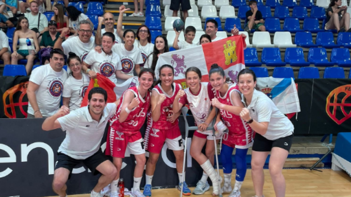 Castilla y León U13 celebra su pase a la final.