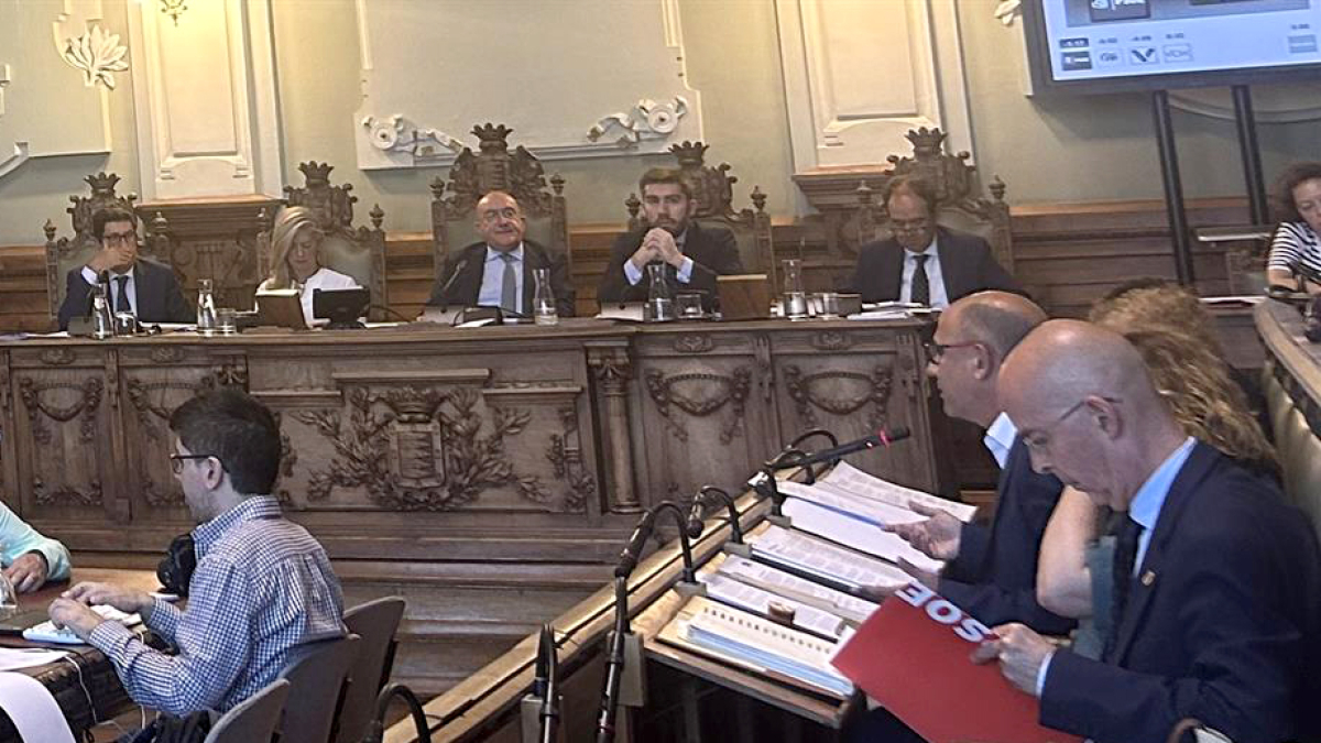 Un momento del pleno celebrado ayer en el Ayuntamiento