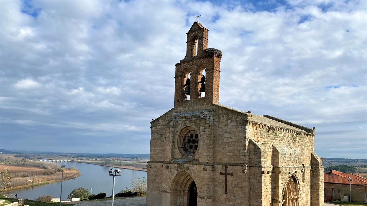 Iglesia de Sta. María del Castillo en Castronuño (Valladolid).