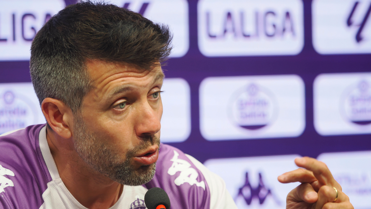 Paulo Pezzolano durante la rueda de prensa