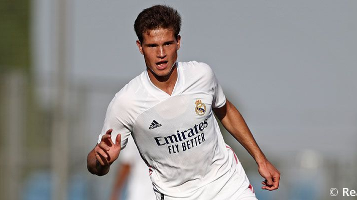 Juanmi Latasa, con la camiseta del Real Madrid