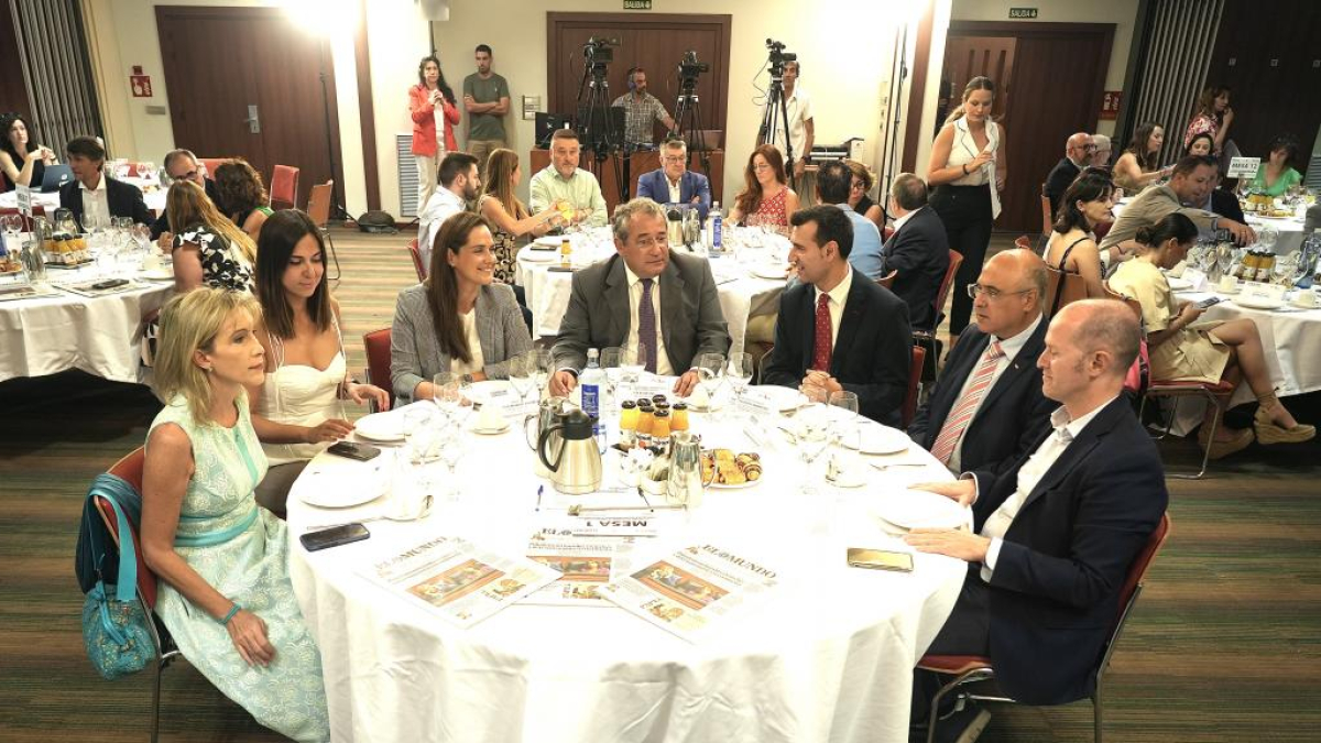 Invitados al Club de prensa de El Mundo ‘El turismo de interior en Castilla y León como motor de emprendimiento y oportunidades’