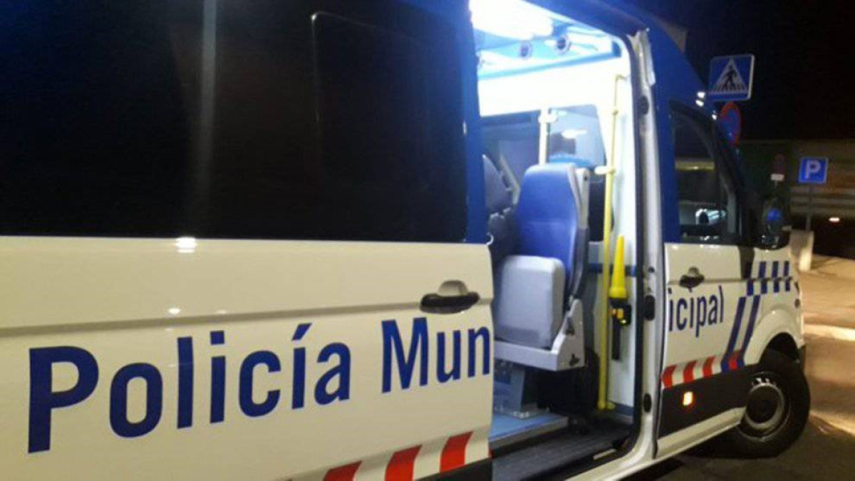 Imagen de archivo de un furgón de la policía municipal.