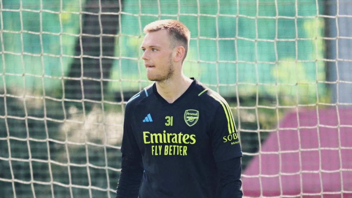 Hein durante un entrenamiento con el Arsenal