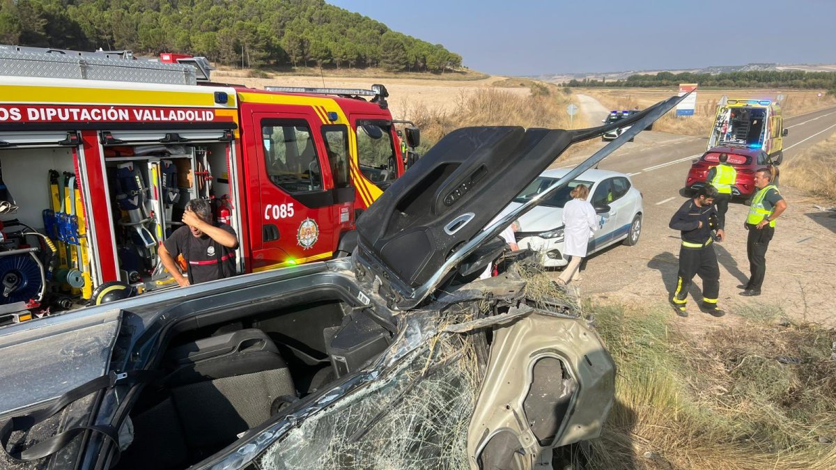 Estado en el que quedó el vehículo después del accidente en la VA-101 en Villafuerte de Esgueva