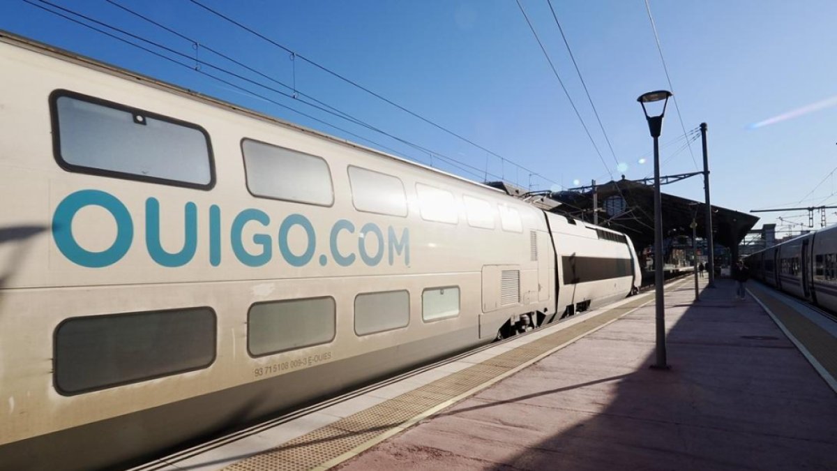 Tren OUIGO en la estación de Valladolid