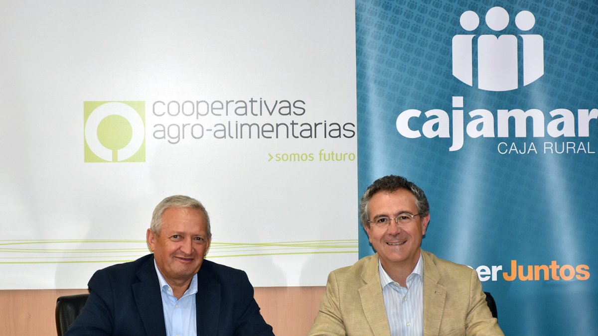 Firma del convenio entre Cooperativas Agro-alimentarias de España y Cajamar Caja Rural.